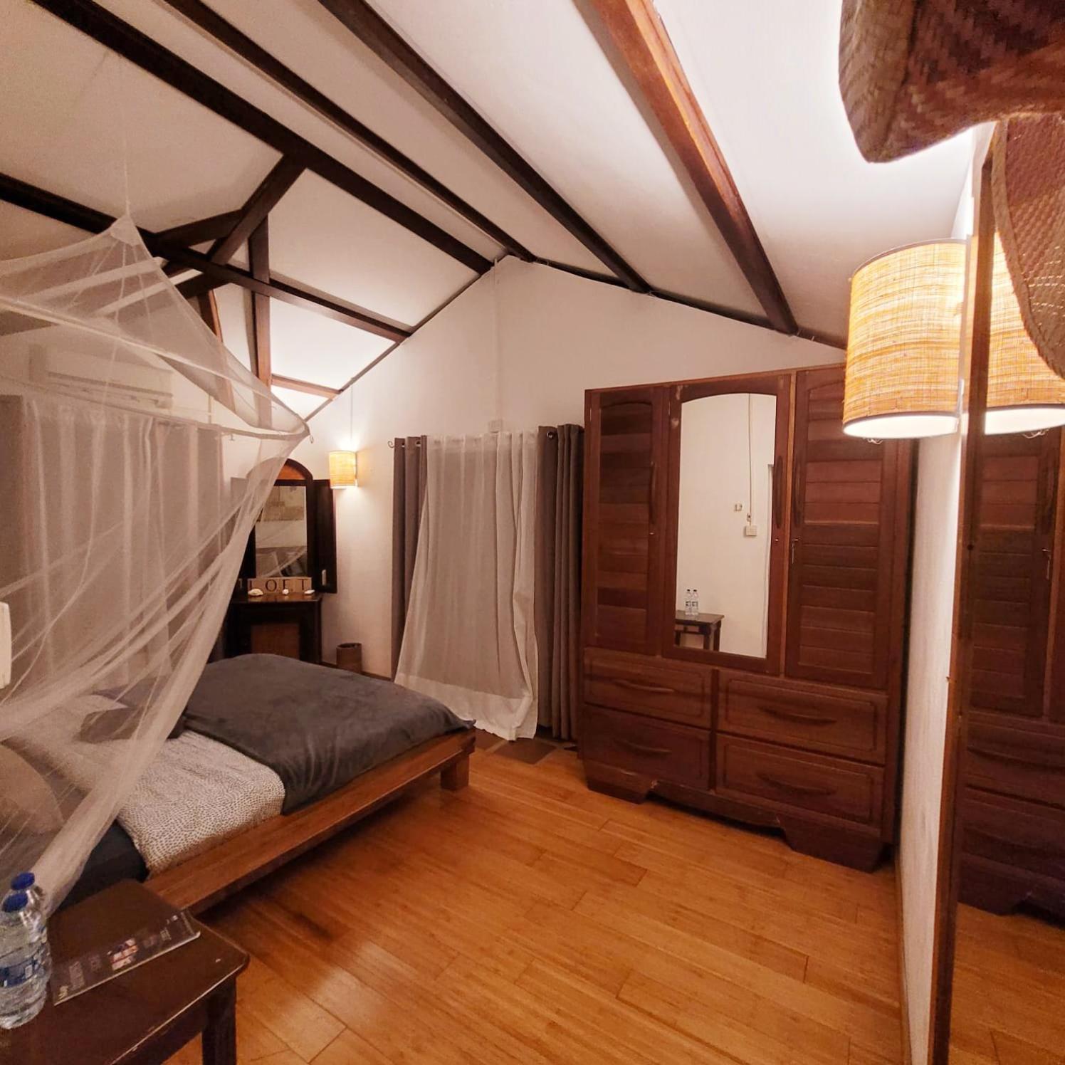 Sannyasa Wellness And Spa Bed and Breakfast Trou aux Biches Exterior foto