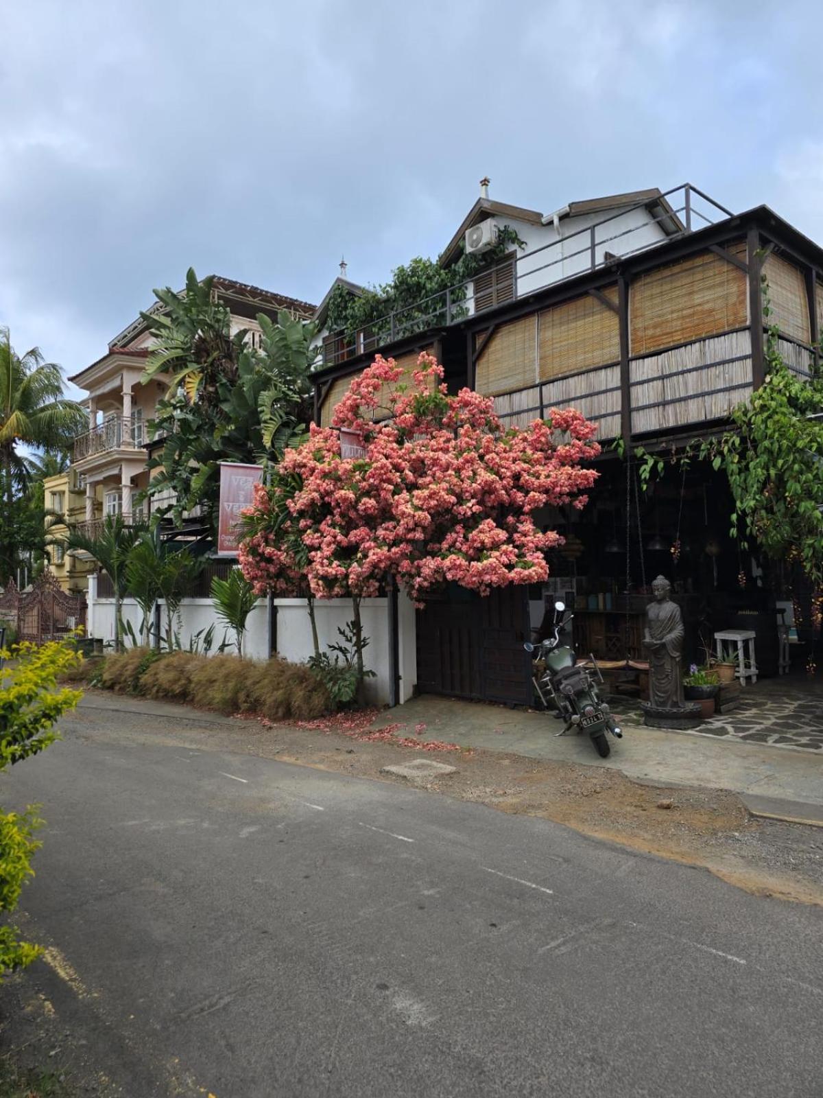 Sannyasa Wellness And Spa Trou aux Biches Exterior foto